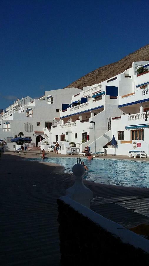 Large Loft In Los Cristianos With Wi-Fi And Pool Arona  Bagian luar foto